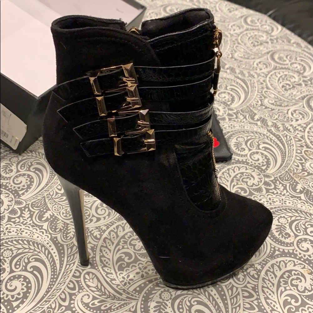 Bebe heels